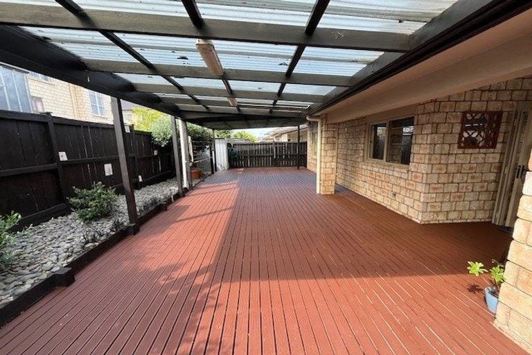 Photo of property in 26 Heidi Crescent, Flat Bush, Auckland, 2016