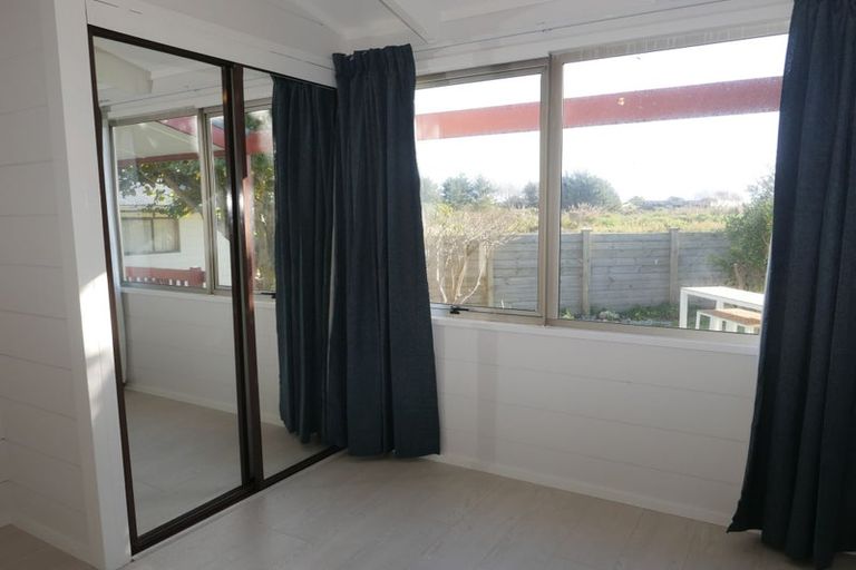 Photo of property in 1 Makora Road, Otaihanga, Paraparaumu, 5036