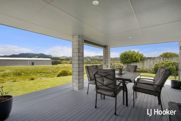 Photo of property in 11 Reel Road, Athenree, Waihi Beach, 3611