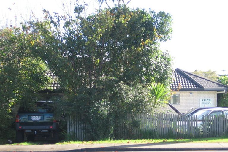 Photo of property in 94 Lincoln Road, Henderson, Auckland, 0610
