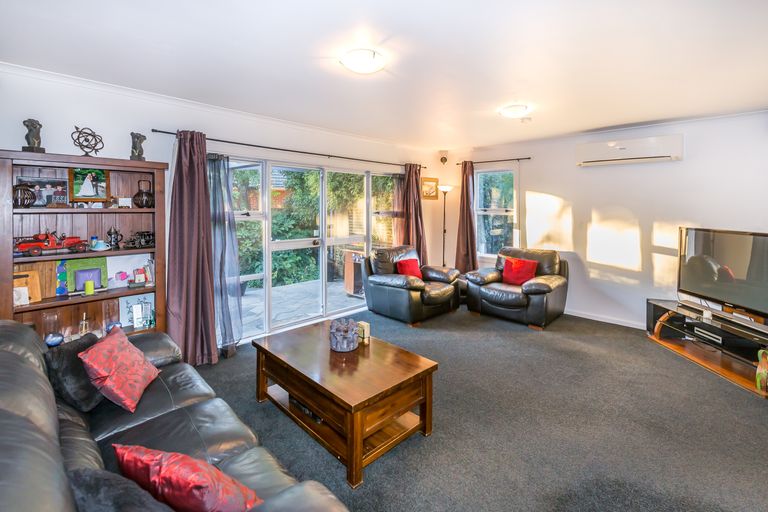 Photo of property in 15 Dunster Street, Burnside, Christchurch, 8053