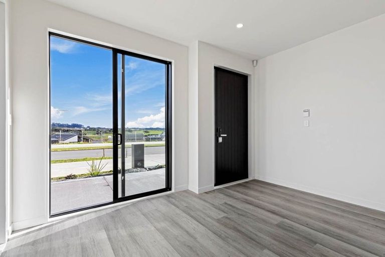 Photo of property in 29 Bronzewater Drive, Silverdale, 0932