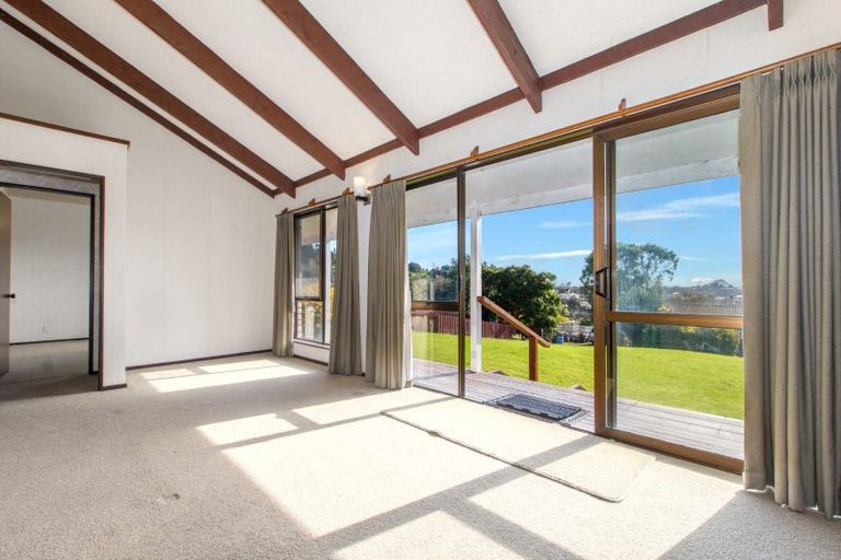 Photo of property in 64 Resolution Road, Welcome Bay, Tauranga, 3112