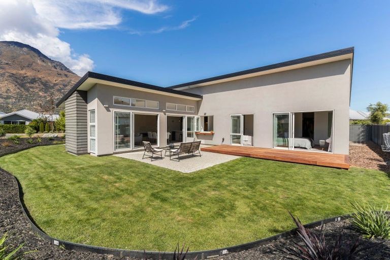Photo of property in 1 Oxfordshire Avenue, Lower Shotover, Queenstown, 9304