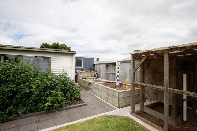 Photo of property in 10 Darlington Street, Ngatea, 3503