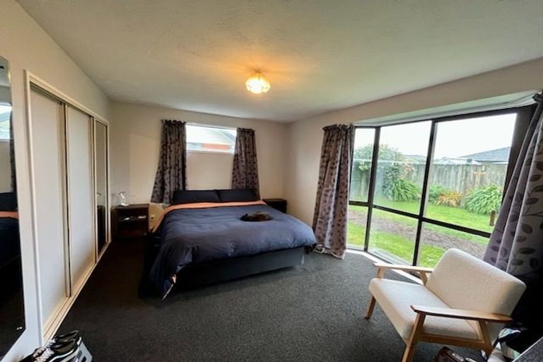 Photo of property in 12 Farm Lane, Parklands, Christchurch, 8083