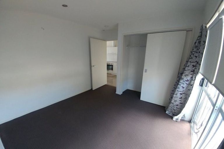 Photo of property in 4d/60 Masons Road, Oteha, Auckland, 0632