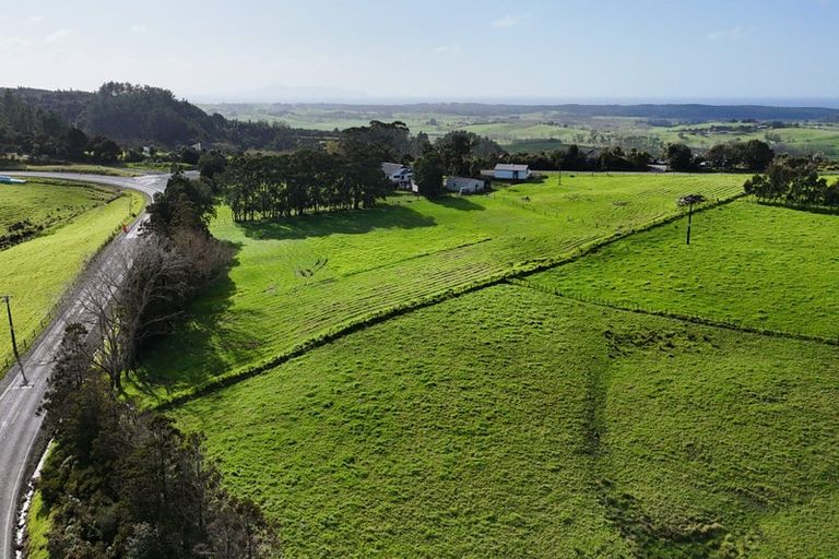 Photo of property in 14 Te Arai Point Road, Te Arai, Wellsford, 0975