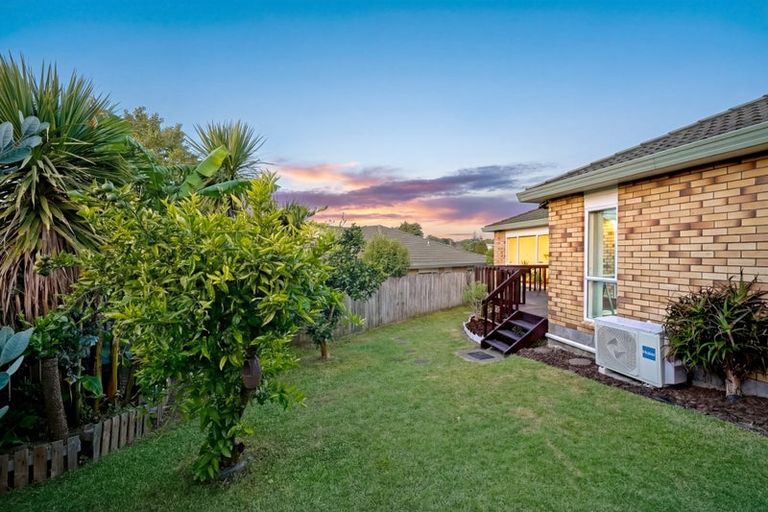 Photo of property in 9 Wattle Road, Sunnyvale, Auckland, 0612