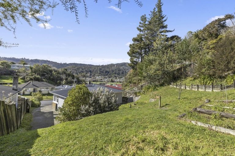 Photo of property in 49 Bird Grove, Stokes Valley, Lower Hutt, 5019