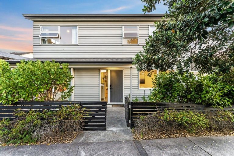 Photo of property in 7 Waiarohia Place, Hobsonville, Auckland, 0616