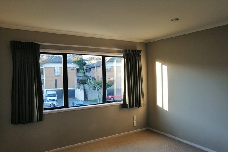 Photo of property in 13 Sonoma Crescent, Oteha, Auckland, 0632