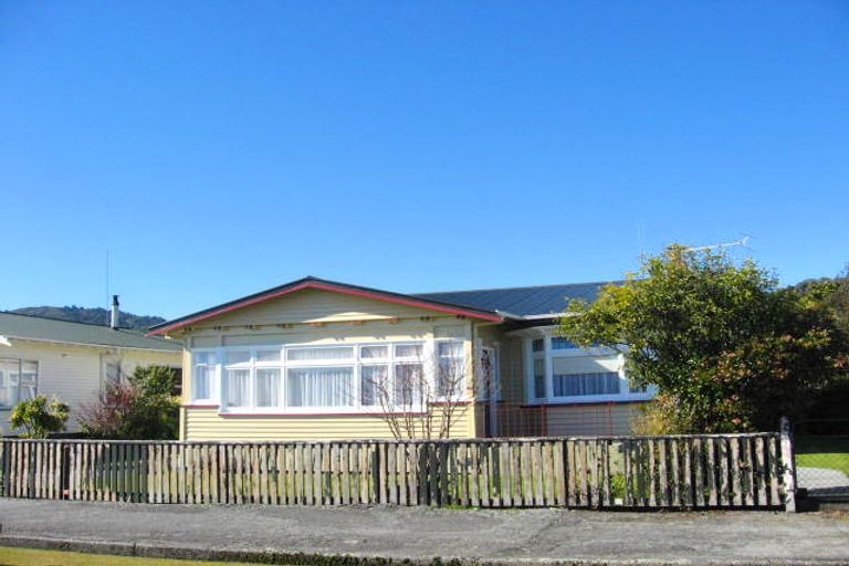 Photo of property in 39 Milton Road, Greymouth, 7805