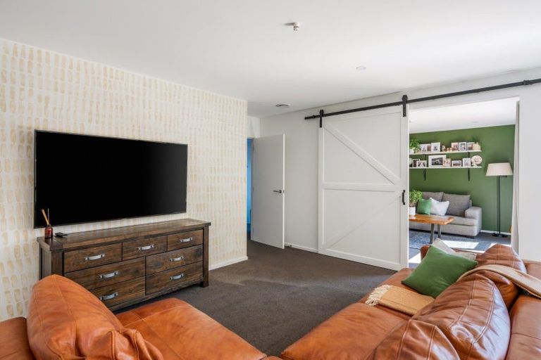 Photo of property in 9 Sarges Way, Lake Hawea, Wanaka, 9382