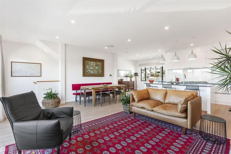 Photo of property in 14 Moki Place, Long Bay, Auckland, 0630