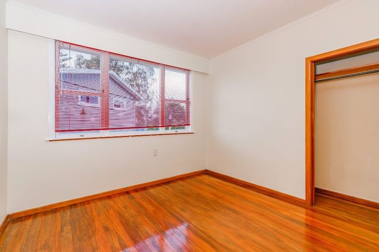 Photo of property in 22 Cron Avenue, Te Atatu South, Auckland, 0610