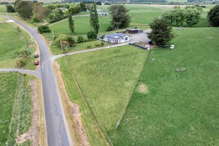 Photo of property in 56 Tapairu Road, Waipawa, 4275