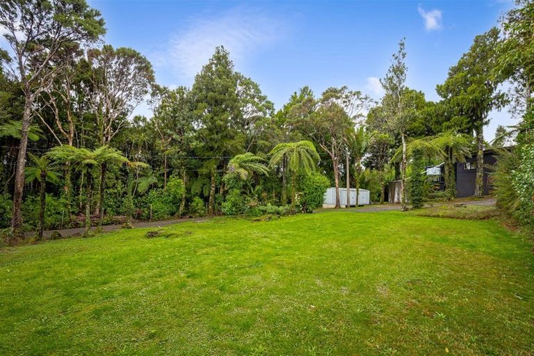 Photo of property in 6 Tawari Road, Henderson Valley, Auckland, 0612