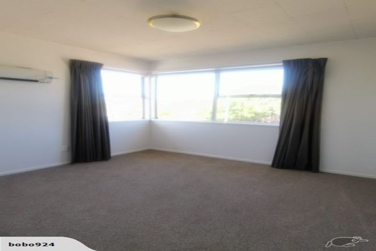 Photo of property in 5 Cockayne Crescent, Sunnynook, Auckland, 0620