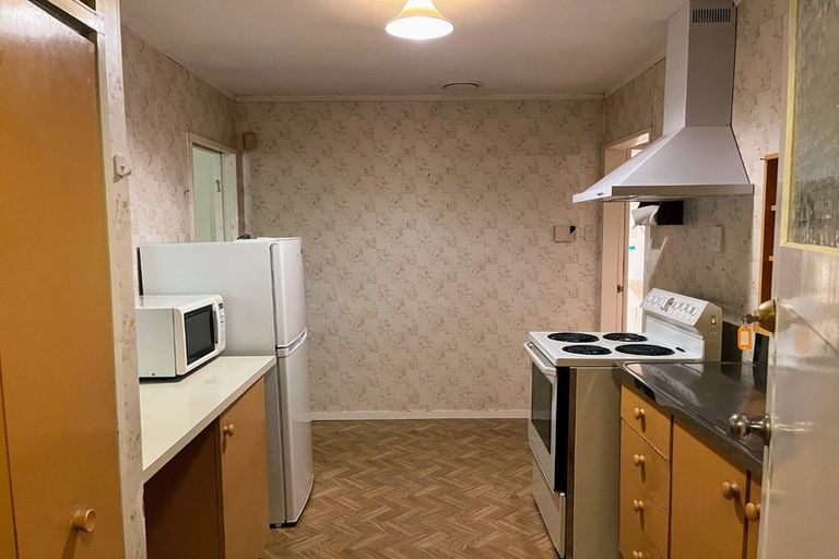 Photo of property in 22 Molesworth Street, Taita, Lower Hutt, 5011