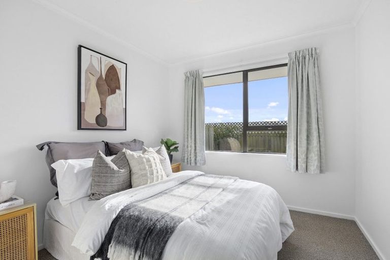 Photo of property in 1/18 Sheraton Place, Redwood, Christchurch, 8051