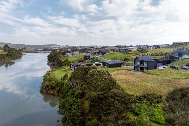 Photo of property in 70 Omahina Street, Raglan, 3225