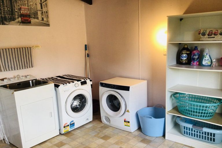 Photo of property in 10 Kirk Street, Matawai, 4075