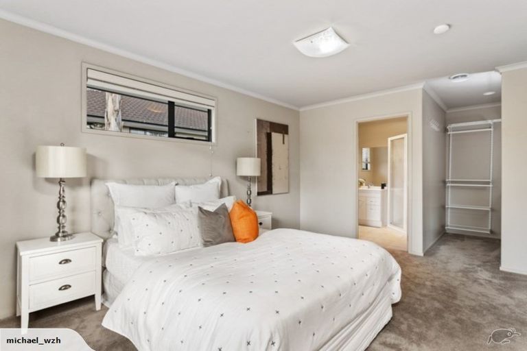 Photo of property in 17 Admirals Court Drive, Greenhithe, Auckland, 0632