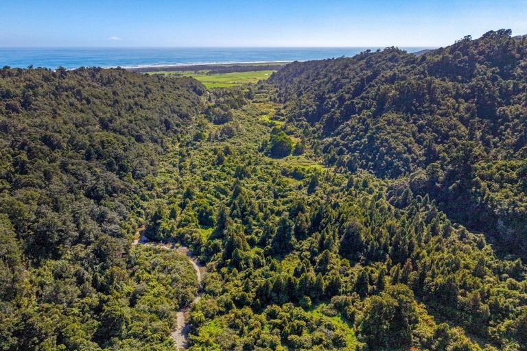 Photo of property in 29 Waiwhero Road, Barrytown, Runanga, 7873