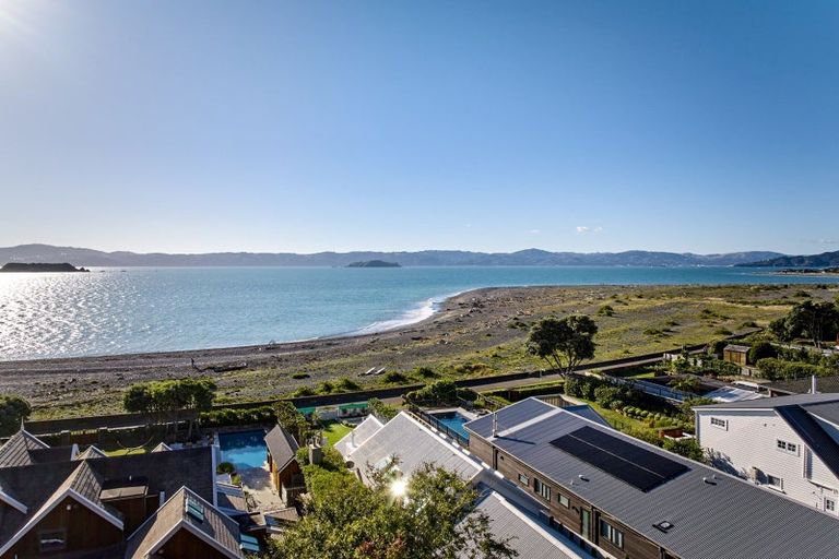 Photo of property in 447 Muritai Road, Eastbourne, Lower Hutt, 5013