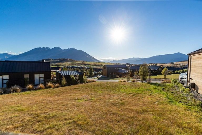 Photo of property in 14 Falconer Rise, Jacks Point, Queenstown, 9371