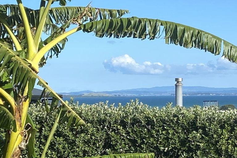 Photo of property in 1/23a Seaview Road, Castor Bay, Auckland, 0620