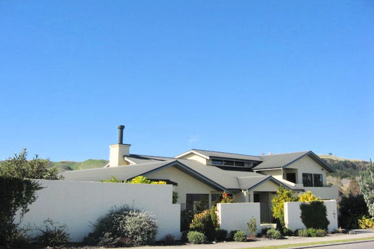 Photo of property in 39 Hikanui Drive, Havelock North, 4130