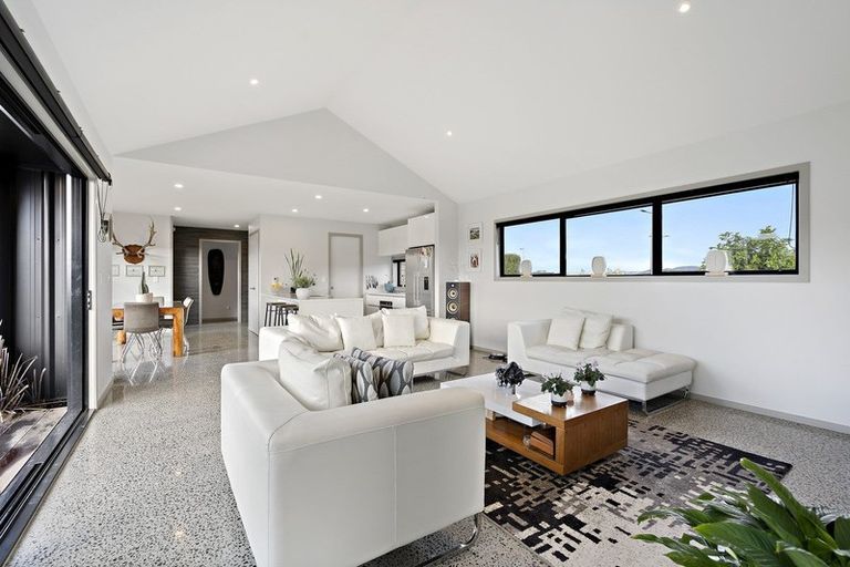 Photo of property in 16 Kaniera Terrace, Cambridge, 3434