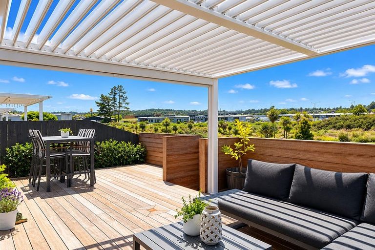Photo of property in 150 Vintry Drive, Kumeu, 0810