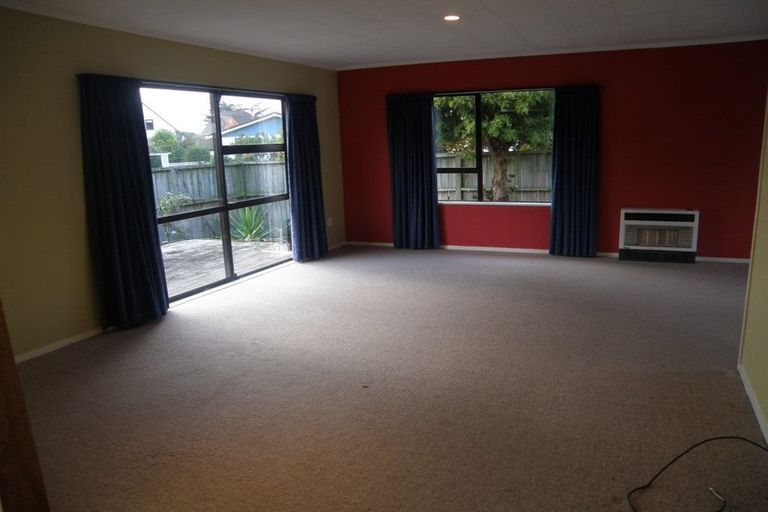 Photo of property in 3 Atarau Grove, Paraparaumu, 5032