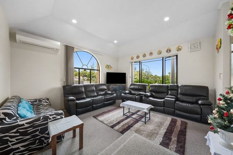 Photo of property in 25 Peninsula Road, Mangere, Auckland, 2022