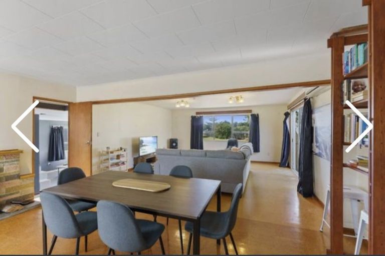 Photo of property in 98 Field Way, Waikanae Beach, Waikanae, 5036