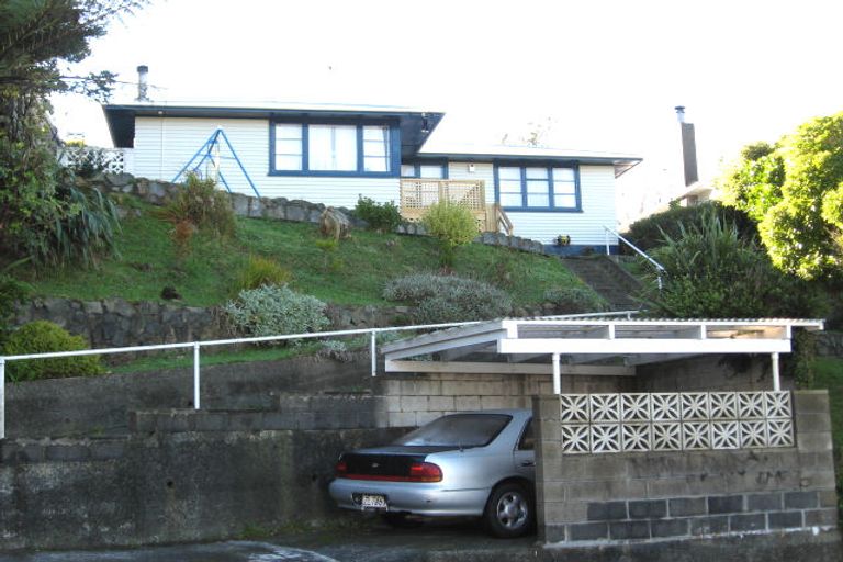 Photo of property in 61 Salford Street, Newlands, Wellington, 6037