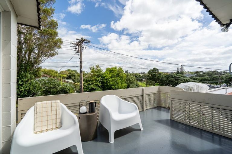 Photo of property in 1/22 North Avenue, Narrow Neck, Auckland, 0624