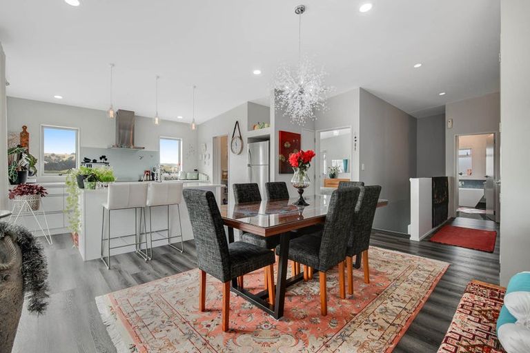 Photo of property in 19 Te Kauri Place, Helensville, 0800