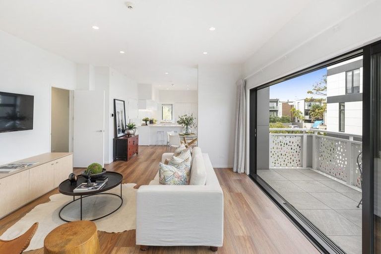 Photo of property in 2/30 Peterborough Street, Christchurch Central, Christchurch, 8013