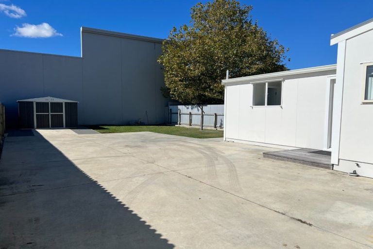 Photo of property in 27-29 Andrew Young Street, Palmerston North, 4410