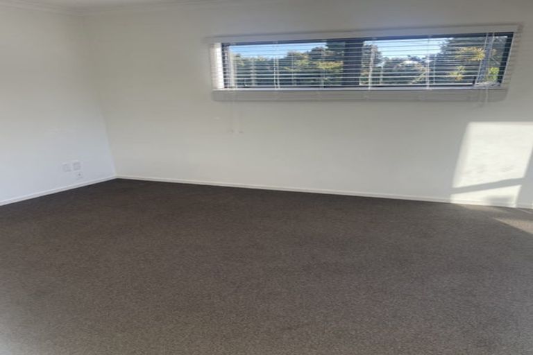 Photo of property in 48 Tauhinu Road, Greenhithe, Auckland, 0632