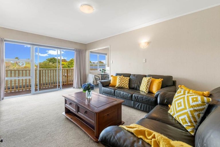 Photo of property in 4/16 King Edward Avenue, Papakura, 2110