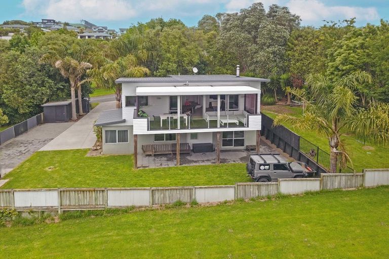 Photo of property in 1 Oceana Drive, Welcome Bay, Tauranga, 3175