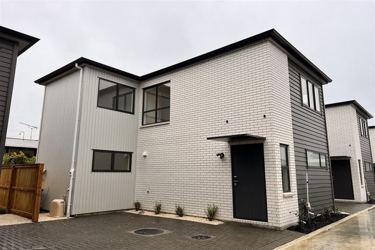 Photo of property in 4c Finlow Drive, Te Atatu South, Auckland, 0610