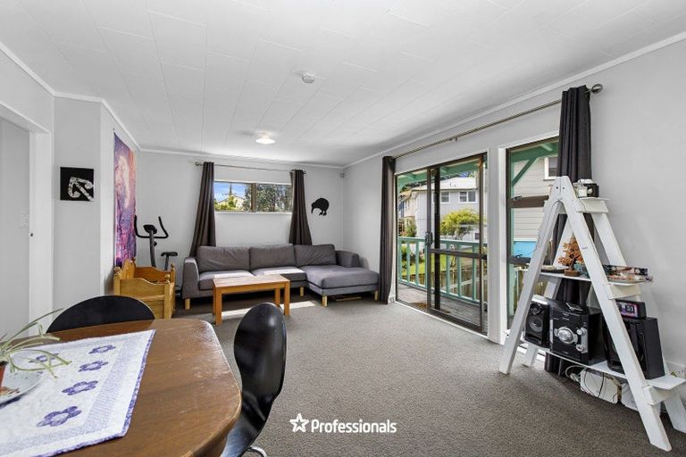 Photo of property in 14 Owhiti Street, Titahi Bay, Porirua, 5022
