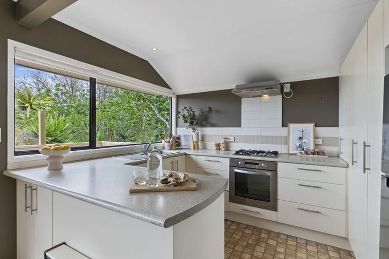 Photo of property in 2/30 Vauxhall Road, Devonport, Auckland, 0624