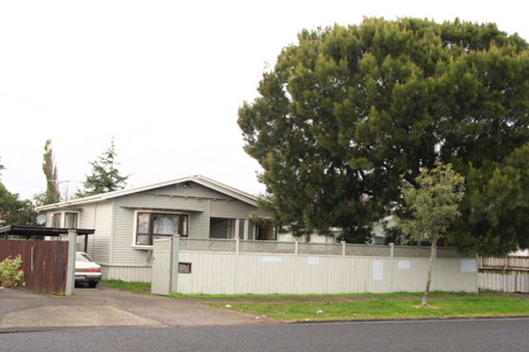 Photo of property in 36 Earlsworth Road, Mangere East, Auckland, 2024